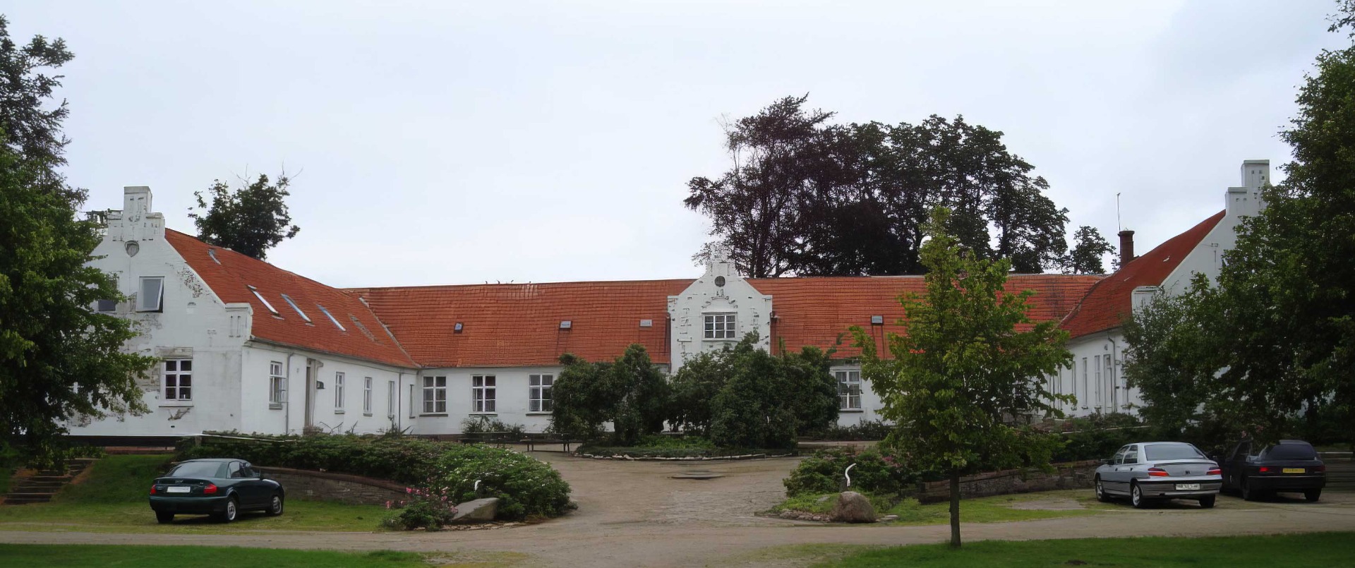 Bustrup är beläget vid Sønder Lemvej 3 i Spøttrup, Jylland